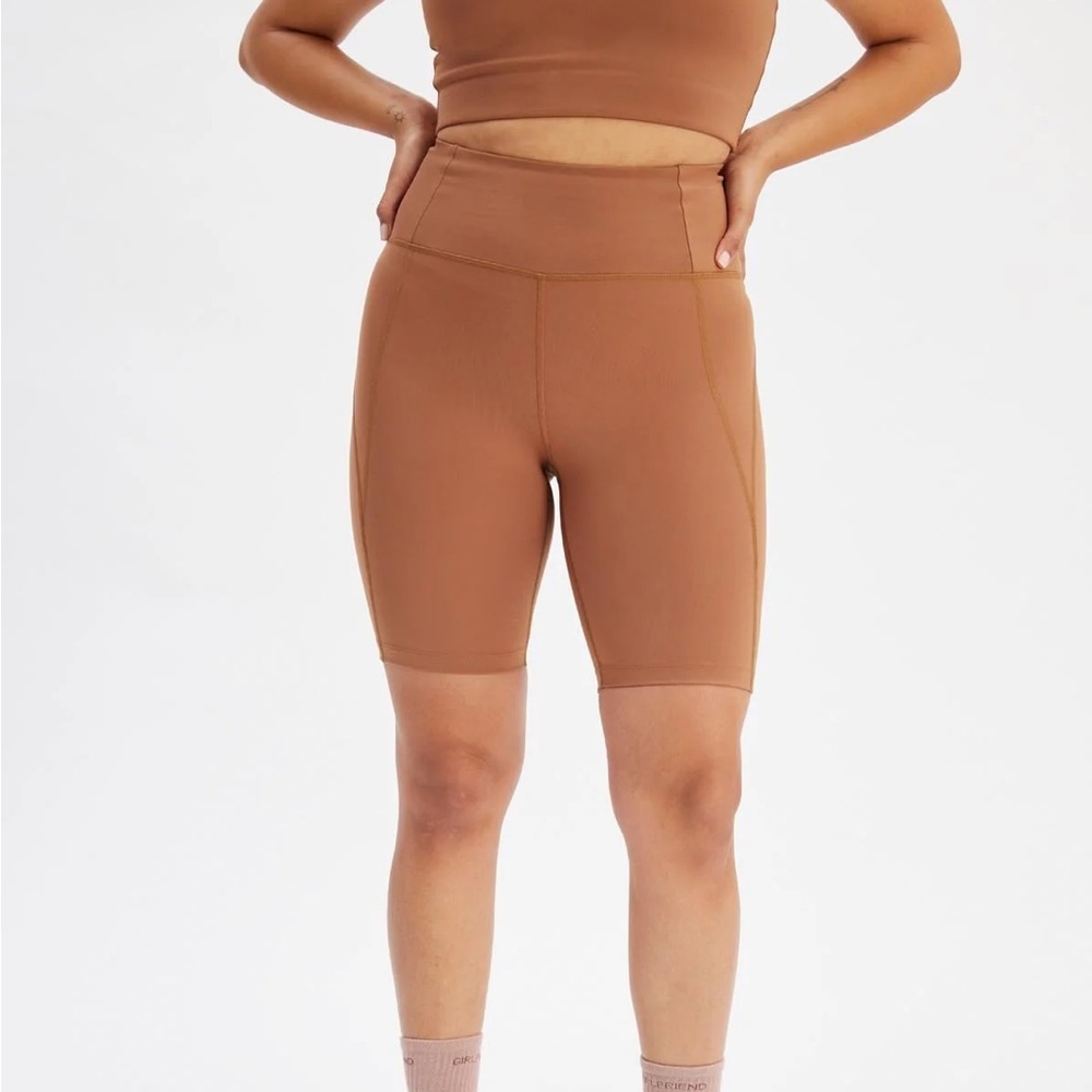 Girlfriend Collective Tan Bike Shorts in XS